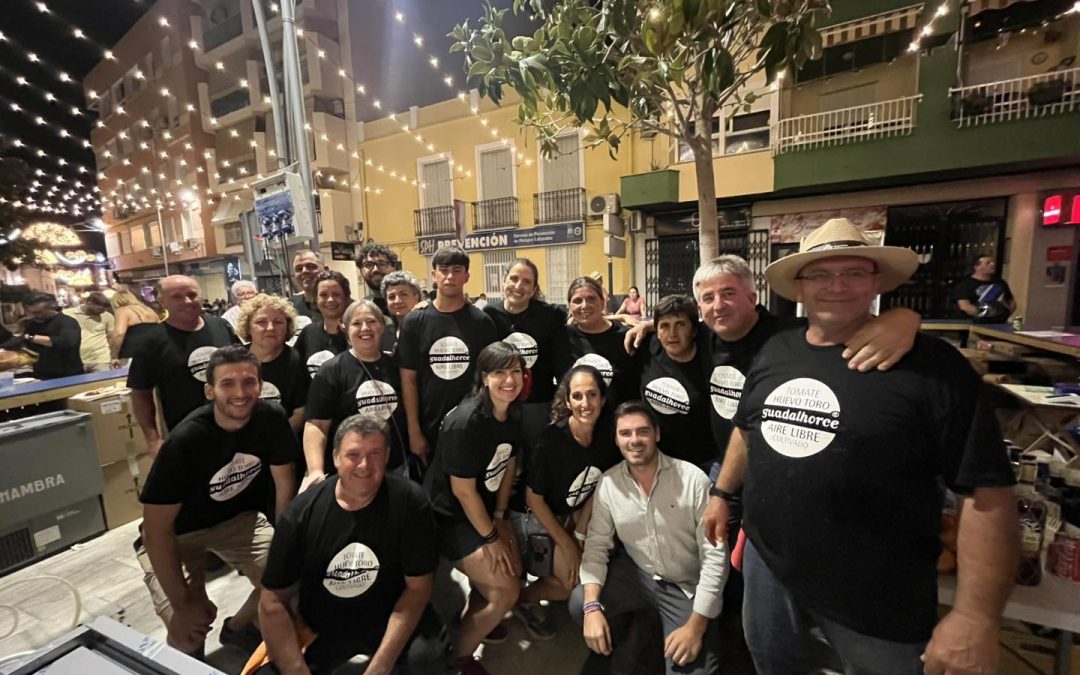 La II Verbena del Tomate Huevo Toro llena de música y sabor la Plaza de la Alameda de Coín