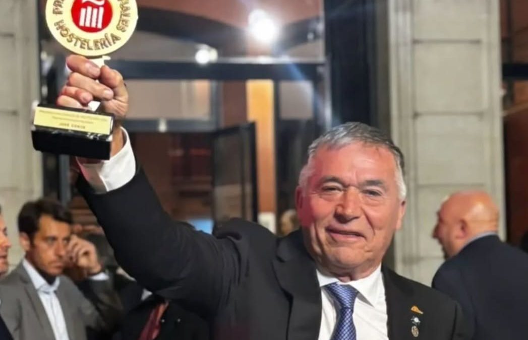 Pepe Cobos recibe el Premio Nacional de Hostelería