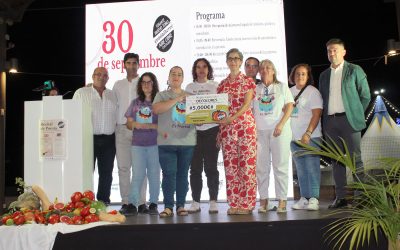 El tomate Huevo Toro entrega 20.000 euros a cuatro entidades sociales y se convierte en protagonista de un recital de poesía